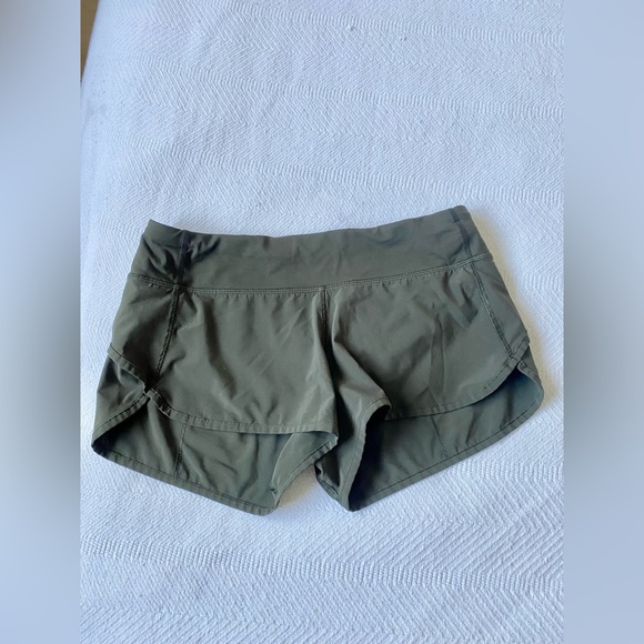 Lululemon Speed-Up Shorts - Picture 5 of 8